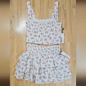 New✨️ 2 Piece Set: Floral Crop Top & Skirt